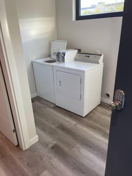 סן דייגו Cute Studio With Large Balcony And Great Park View מראה חיצוני תמונה